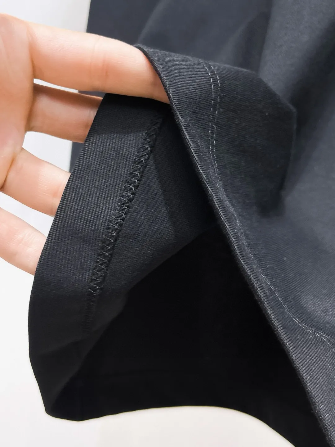 ～DG - 2026 New Arrival g ， DG .Classic DG . ！！！ ，！ ：Black.White.Sizes：s-xxl
